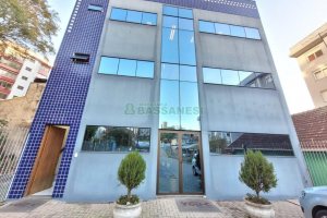 Predio com 200m², 12 vagas, no bairro Exposição em Caxias do Sul para Comprar