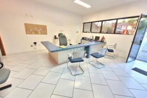 Predio com 200m², 12 vagas, no bairro Exposição em Caxias do Sul para Comprar