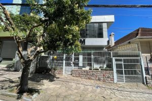 Casa Comercial com 368m², 4 dormitórios, 2 vagas, no bairro Centro em Caxias do Sul para Alugar