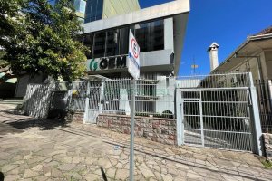 Casa Comercial com 368m², 4 dormitórios, 2 vagas, no bairro Centro em Caxias do Sul para Alugar