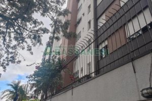 Apartamento com 77m², 3 dormitórios, 1 vaga, no bairro Centro em Caxias do Sul para Comprar