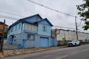 Casa com 200m², 3 dormitórios, 1 vaga, no bairro Nossa Senhora de Lourdes em Caxias do Sul para Comprar