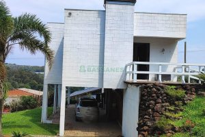 Casa Mobiliada com 100m², 3 dormitórios, 3 vagas, no bairro Linha 40 em Caxias do Sul para Comprar