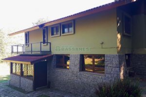 Casa com 200m², 5 dormitórios, 5 vagas, no bairro 3 Legua em Caxias do Sul para Alugar