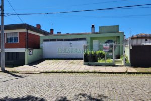Casa com 205m², 3 dormitórios, 2 vagas, no bairro Cinqüentenário em Caxias do Sul para Comprar