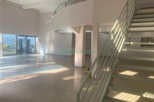 Loja com 233m², no bairro Jardelino Ramos em Caxias do Sul para Alugar