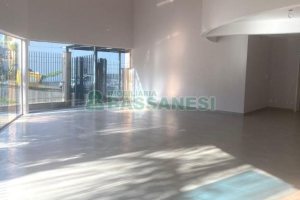 Loja com 233m², no bairro Jardelino Ramos em Caxias do Sul para Alugar