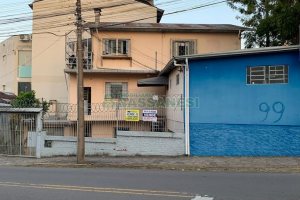 Casa com 387m², 1 dormitório, 2 vagas, no bairro Santa Catarina em Caxias do Sul para Comprar