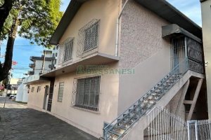 Casa com 387m², 1 dormitório, 2 vagas, no bairro Santa Catarina em Caxias do Sul para Comprar