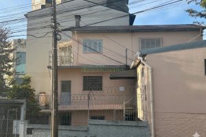 Casa com 387m², 1 dormitório, 2 vagas, no bairro Santa Catarina em Caxias do Sul para Comprar