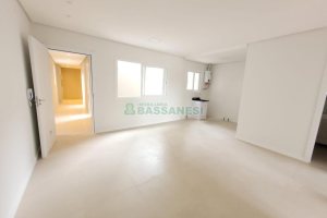 Apartamento com 55m², 2 dormitórios, 1 vaga, no bairro São Leopoldo em Caxias do Sul para Alugar