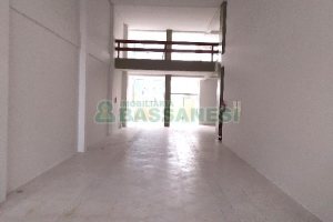 Loja com 450m², no bairro São Pelegrino em Caxias do Sul para Alugar