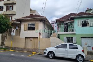 Casa, no bairro Centro em Caxias do Sul para Comprar