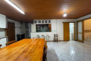 Casa Mobiliada com 130m², 3 dormitórios, 2 vagas, no bairro Linha 40 em Caxias do Sul para Alugar
