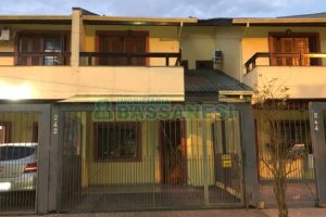 Casa com 80m², 2 dormitórios, 1 vaga, no bairro Desvio Rizzo em Caxias do Sul para Comprar