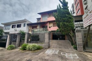 Casa com 407m², 5 dormitórios, 3 vagas, no bairro Santa Catarina em Caxias do Sul para Comprar