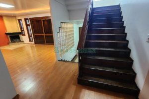 Casa com 407m², 5 dormitórios, 3 vagas, no bairro Santa Catarina em Caxias do Sul para Comprar