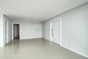 Apto/Cobertura com 197m², 3 dormitórios, 4 vagas, no bairro Universitário em Caxias do Sul para Comprar