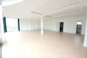 Loja com 220m², no bairro Charqueadas em Caxias do Sul para Alugar