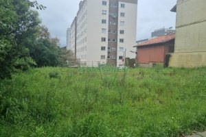 Terreno com 360m², no bairro Charqueadas em Caxias do Sul para Comprar