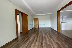Apartamento com 105m², 3 dormitórios, 2 vagas, no bairro São Leopoldo em Caxias do Sul para Comprar
