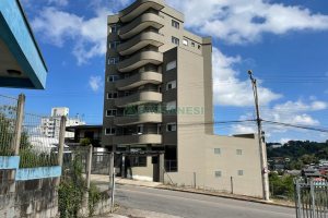 Apartamento com 105m², 3 dormitórios, 2 vagas, no bairro São Leopoldo em Caxias do Sul para Comprar
