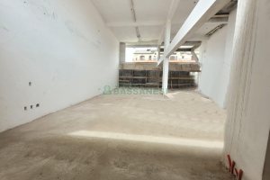 Loja com 233m², no bairro Kayser em Caxias do Sul para Alugar ou Comprar