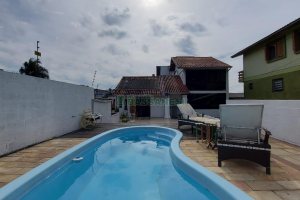 Casa com 250m², 3 dormitórios, 1 vaga, no bairro Esplanada em Caxias do Sul para Alugar