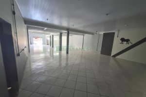 Loja com 245m², no bairro Charqueadas em Caxias do Sul para Alugar