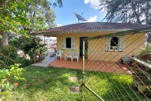 Casa Mobiliada com 135m², 2 dormitórios, no bairro Santa Catarina em Caxias do Sul para Comprar