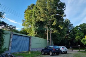 Terreno com 824m², no bairro Sant Etiene em Caxias do Sul para Comprar
