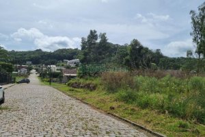 Terreno com 2412m², no bairro De Zorzi em Caxias do Sul para Comprar