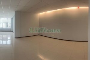 Sala com 100m², 1 vaga, no bairro Centro em Caxias do Sul para Alugar