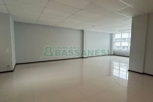 Sala com 100m², 1 vaga, no bairro Centro em Caxias do Sul para Alugar