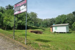 Terreno com 2193m², no bairro Cruzeiro em Caxias do Sul para Comprar