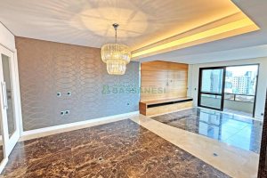 Apartamento com 344m², 4 dormitórios, 3 vagas, no bairro Madureira em Caxias do Sul para Comprar