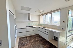 Apartamento com 344m², 4 dormitórios, 3 vagas, no bairro Madureira em Caxias do Sul para Comprar