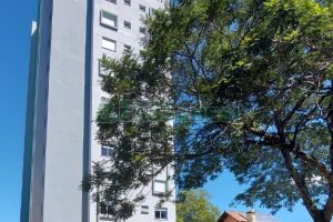 Apto Mobiliado com 63m², 2 dormitórios, 1 vaga, no bairro Petrópolis em Caxias do Sul para Alugar