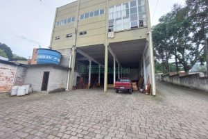 Loja com 350m², no bairro São Cristóvão em Caxias do Sul para Alugar