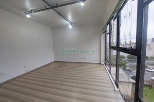 Sala com 24m², no bairro Centro em Caxias do Sul para Alugar