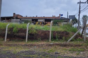 Terreno com 410m², no bairro Exposição em Caxias do Sul para Comprar
