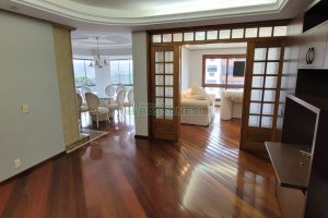 Apartamento com 221m², 3 dormitórios, 2 vagas, no bairro Jardim América em Caxias do Sul para Comprar