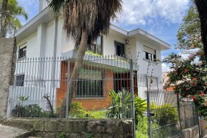 Casa com 200m², 5 dormitórios, 2 vagas, no bairro Marechal Floriano em Caxias do Sul para Comprar
