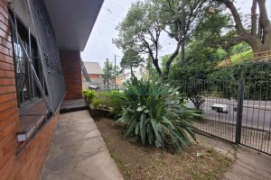 Casa com 200m², 5 dormitórios, 2 vagas, no bairro Marechal Floriano em Caxias do Sul para Comprar