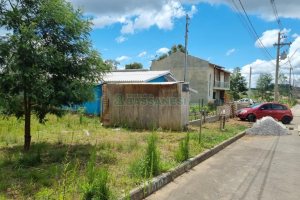 Terreno com 330m², no bairro De Zorzi em Caxias do Sul para Comprar