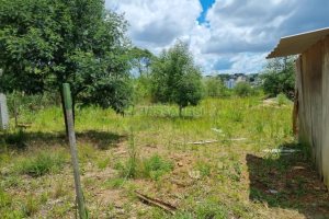 Terreno com 330m², no bairro De Zorzi em Caxias do Sul para Comprar