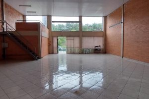 Pavilhão com 700m², no bairro Cinquentenário em Caxias do Sul para Alugar