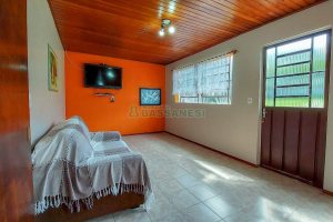 Casa com 220m², 4 dormitórios, 2 vagas, no bairro Santa Catarina em Caxias do Sul para Comprar