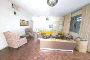Casa com 335m², 6 dormitórios, 2 vagas, no bairro Exposição em Caxias do Sul para Comprar
