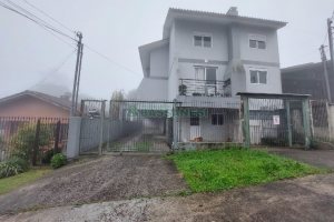 Sobrado Mobiliado com 80m², 2 dormitórios, 1 vaga, no bairro Santa Catarina em Caxias do Sul para Comprar